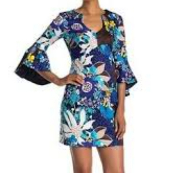 Trina Turk Dresses & Skirts - TRINA TURK WINNIE BELL SLEEVED DRESS
